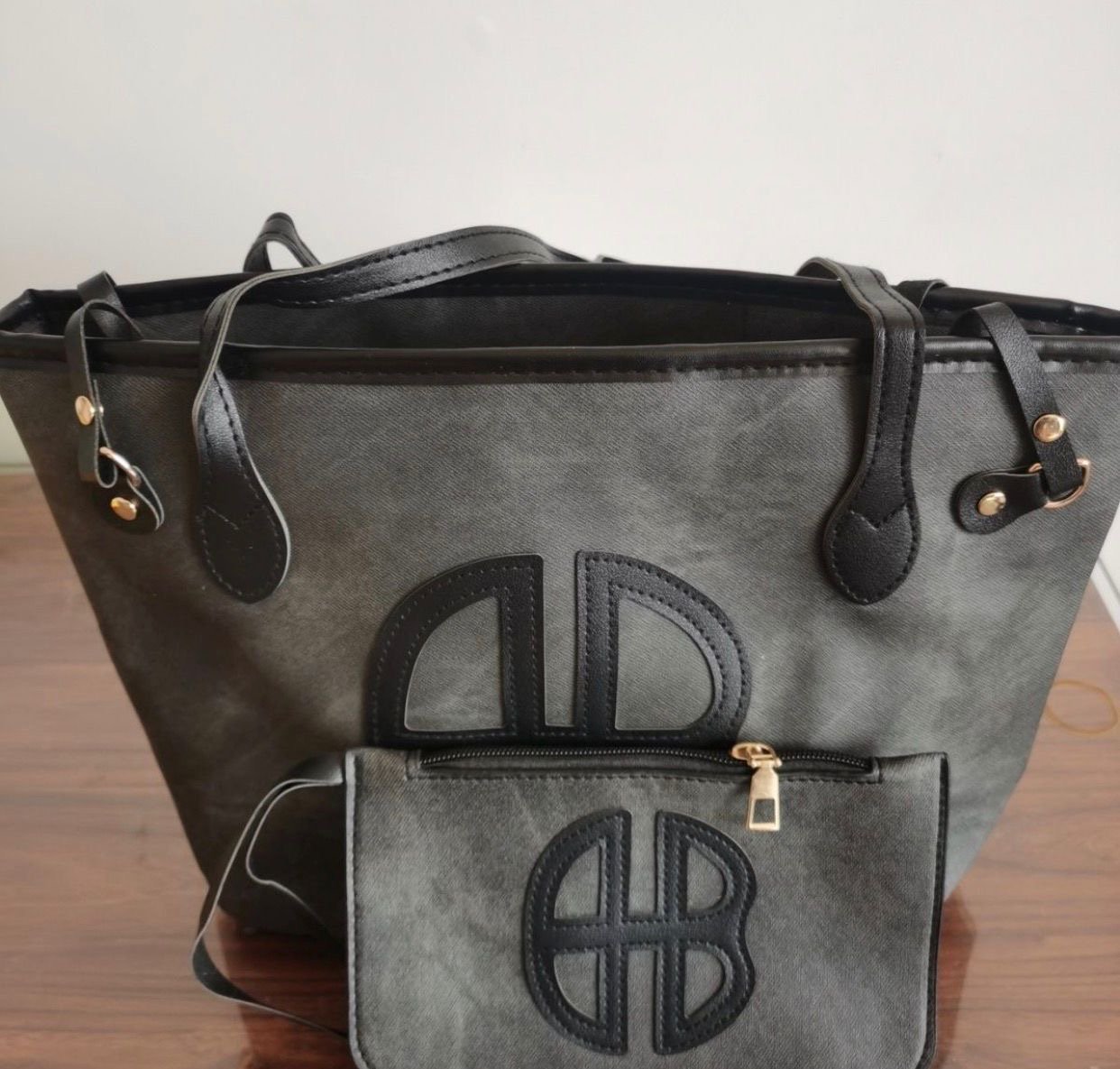 Ladies dressing bag